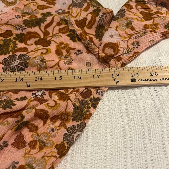 #1196. Gypsies & Moondust Long Bell Sleeve Crop Top with V-Neck. Size XS - Picture 7 of 8